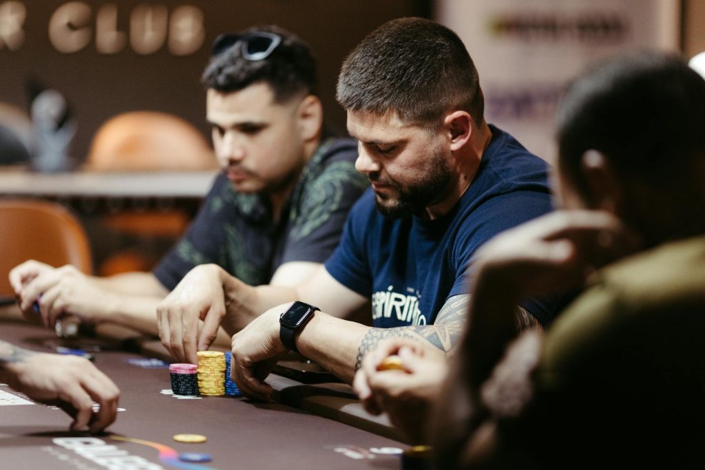 Hướng dẫn cách chơi BlackJack đổi thưởng chi tiết